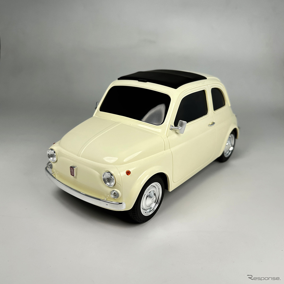 Nuova 500（ヌォーヴァ チンクエチェント）2WAYティッシュケース アイボリー《写真提供：フェイス》