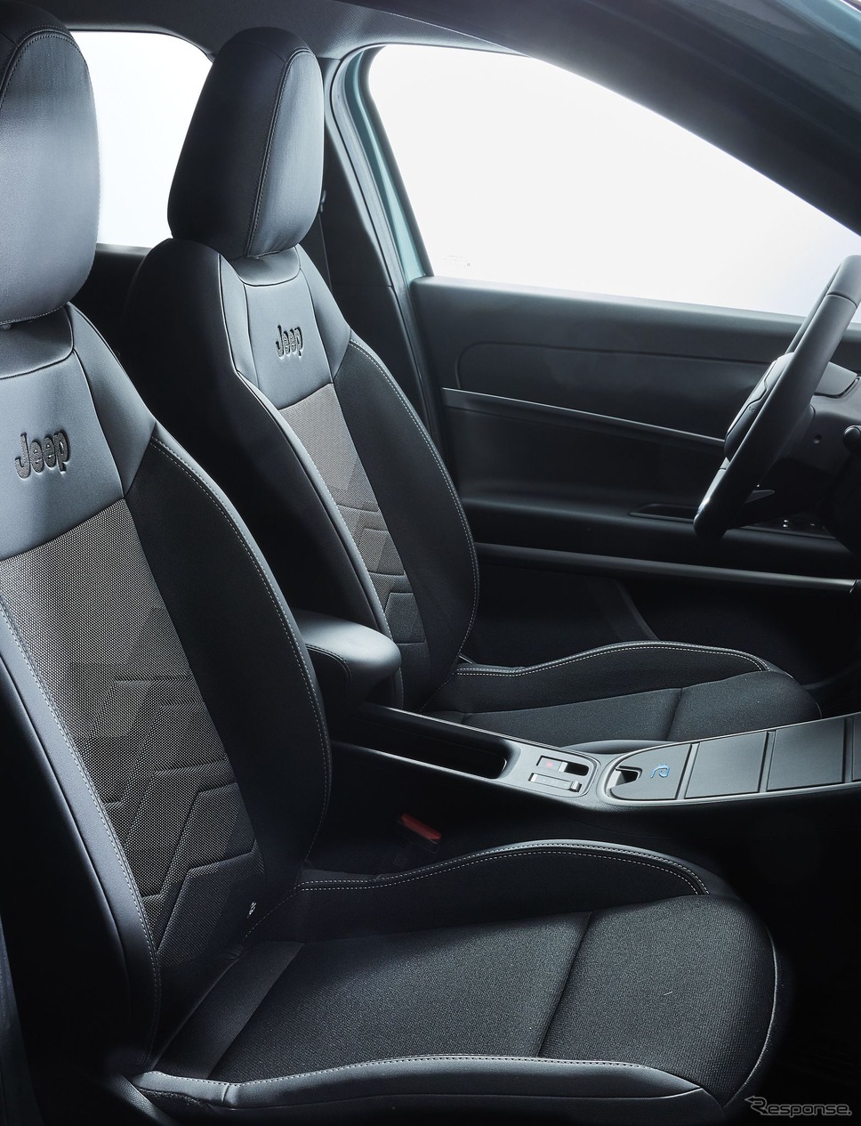 ジープ・アベンジャー(欧州仕様車)《photo by Jeep》