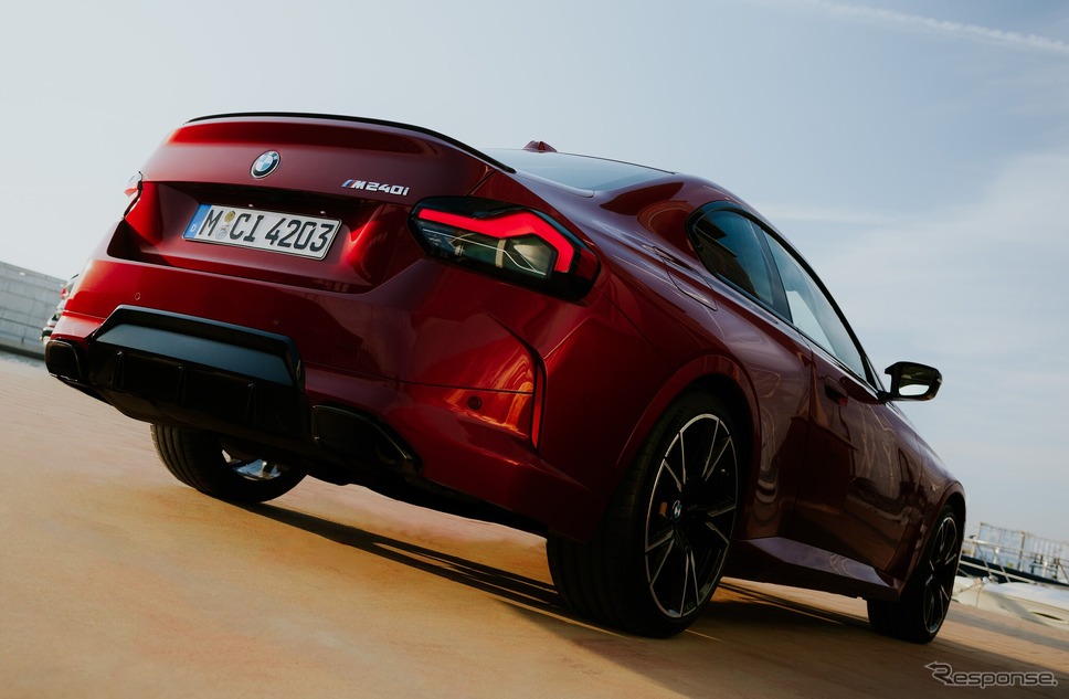 BMW 2シリーズクーペ「M240i xDrive」《photo by BMW》