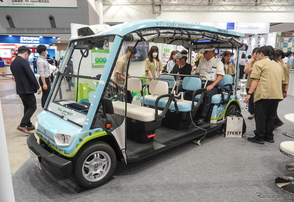 ヤマハ発動機の電動ゴルフカートをベースとした低速モビリティ《写真撮影 宮崎壮人》