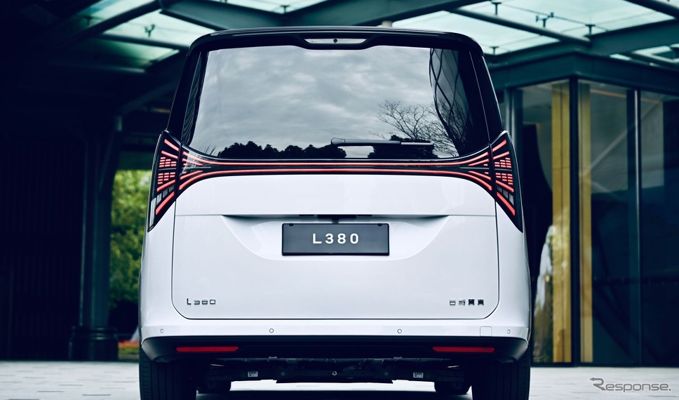 LEVCの新型電動ミニバン『L380』《photo by LEVC》