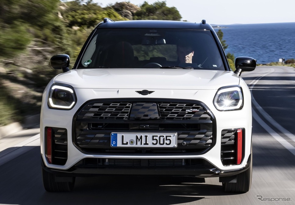 MINI カントリーマン 新型の「JCW」《photo by MINI》