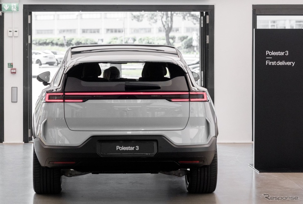 納車が開始されたポールスター3《photo by Polestar》