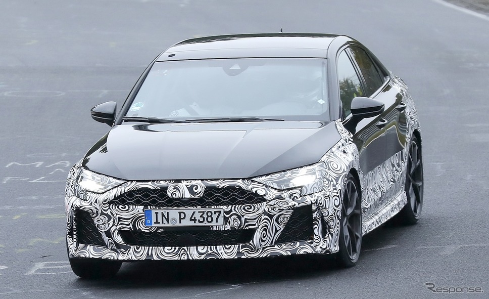 アウディ RS 3 セダン 改良新型プロトタイプ(スクープ写真)《APOLLO NEWS SERVICE》