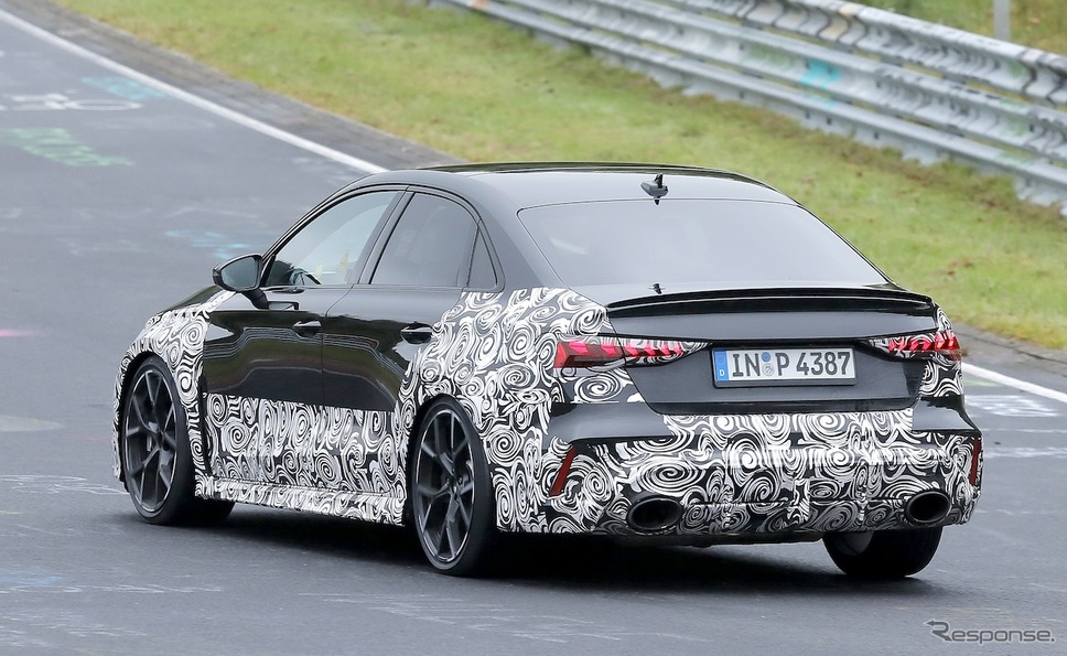 アウディ RS 3 セダン 改良新型プロトタイプ(スクープ写真)《APOLLO NEWS SERVICE》