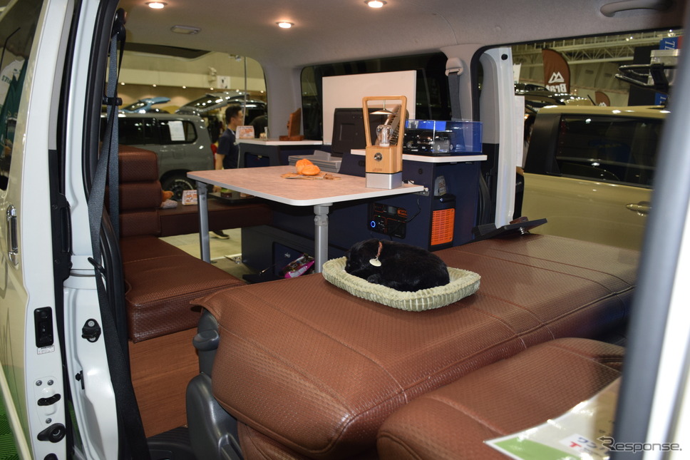 ワン!PiNG ACE、ハイエースのカスタム車両《写真撮影 小國陽大》