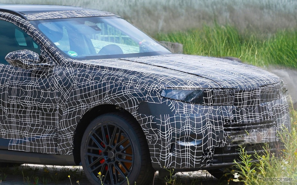 BMW iX5 次期型プロトタイプとみられる車両(スクープ写真)《APOLLO NEWS SERVICE》