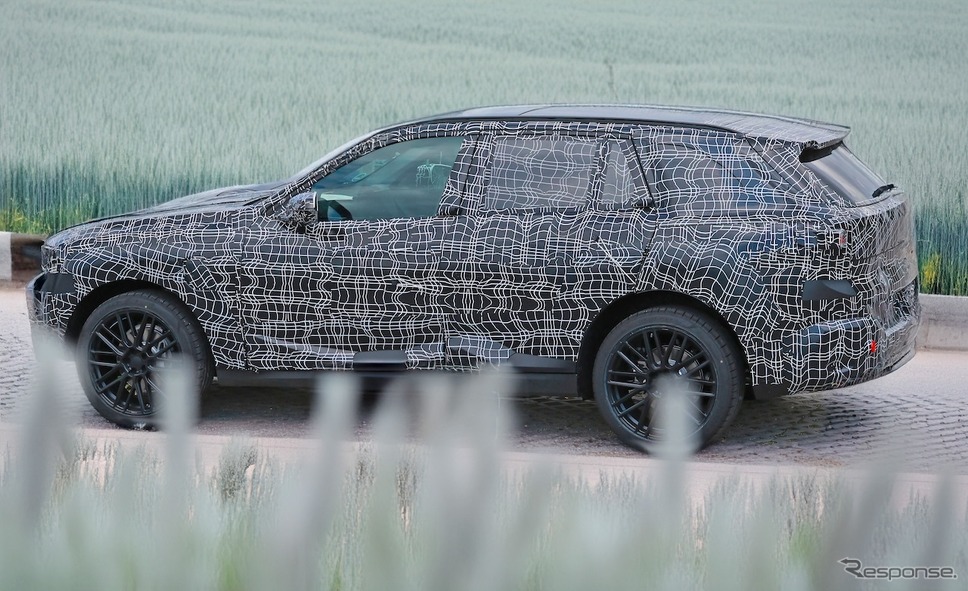 BMW iX5 次期型プロトタイプとみられる車両(スクープ写真)《APOLLO NEWS SERVICE》