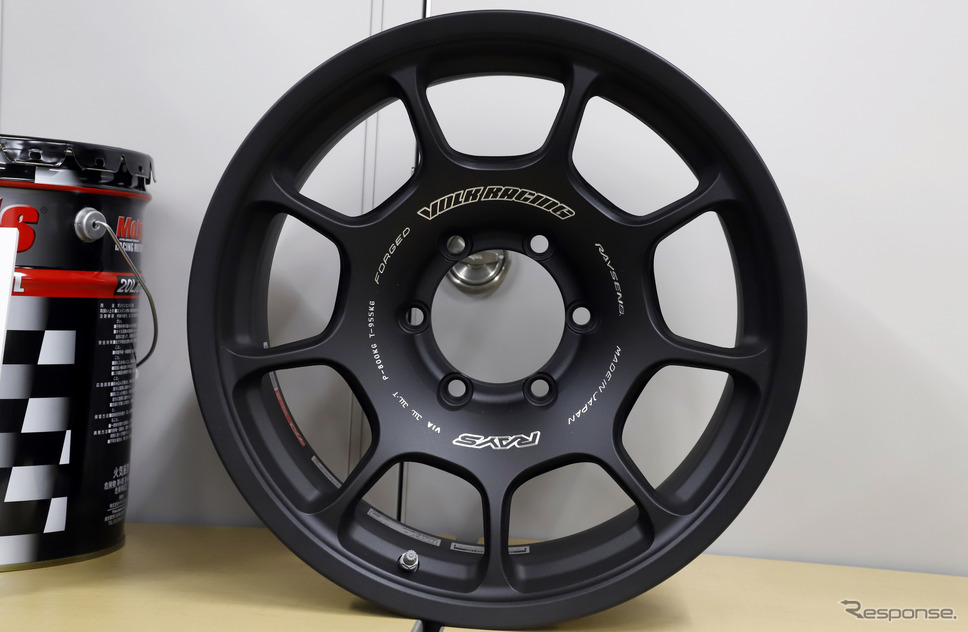 レイズ「ボルクレーシング ZE40X」《写真撮影 小林岳夫》