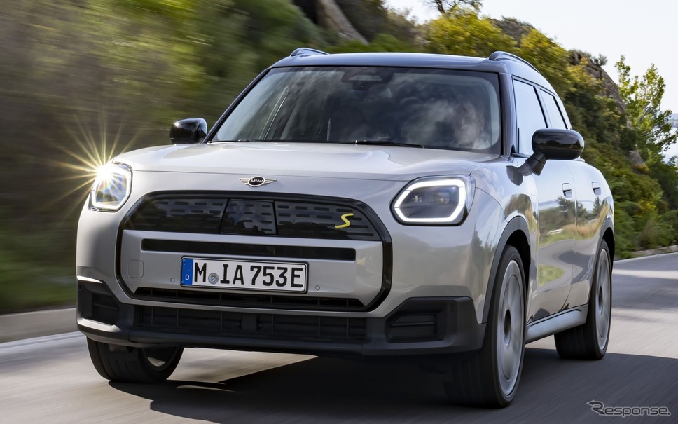 MIIN カントリーマン 新型のEV「カントリーマンSE ALL4」《photo by MINI》