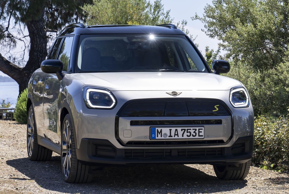 MIIN カントリーマン 新型のEV「カントリーマンSE ALL4」《photo by MINI》