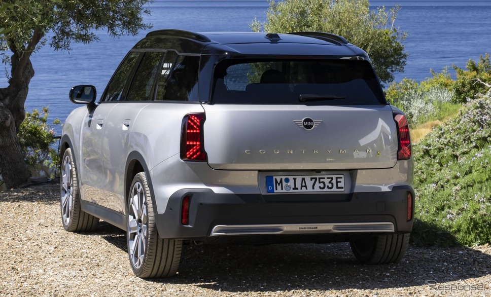 MIIN カントリーマン 新型のEV「カントリーマンSE ALL4」《photo by MINI》