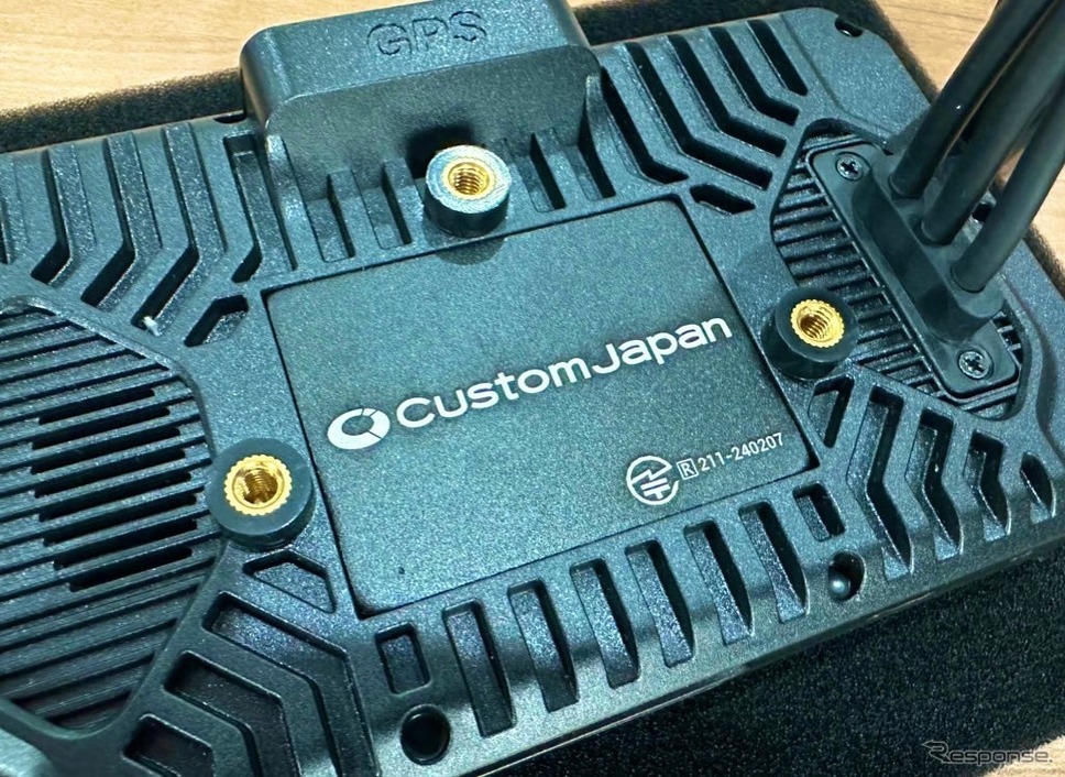 日本電波法の技適マーク付《画像提供 カスタムジャパン》