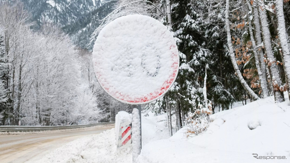 着雪で隠された速度制限標識もHEREの地図データが検出《photo by HERE》