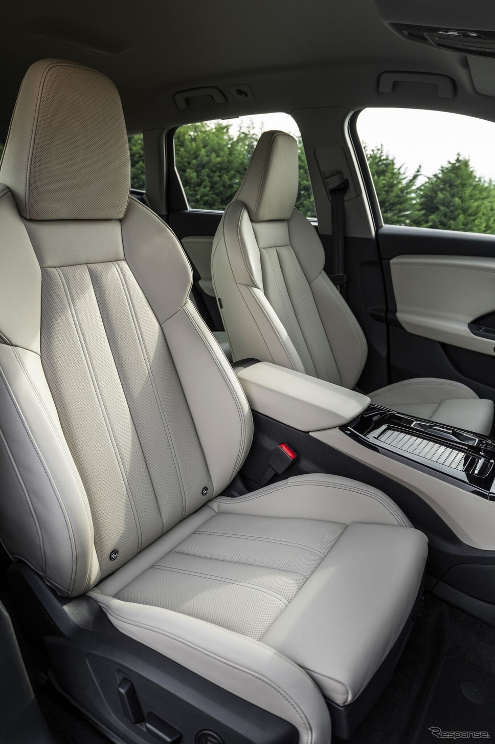 アウディ Q6 e-tron《photo by Audi》