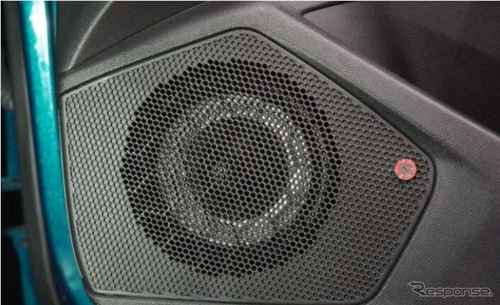 BEWITH製フロントスピーカー《写真提供 ステランティスジャパン》