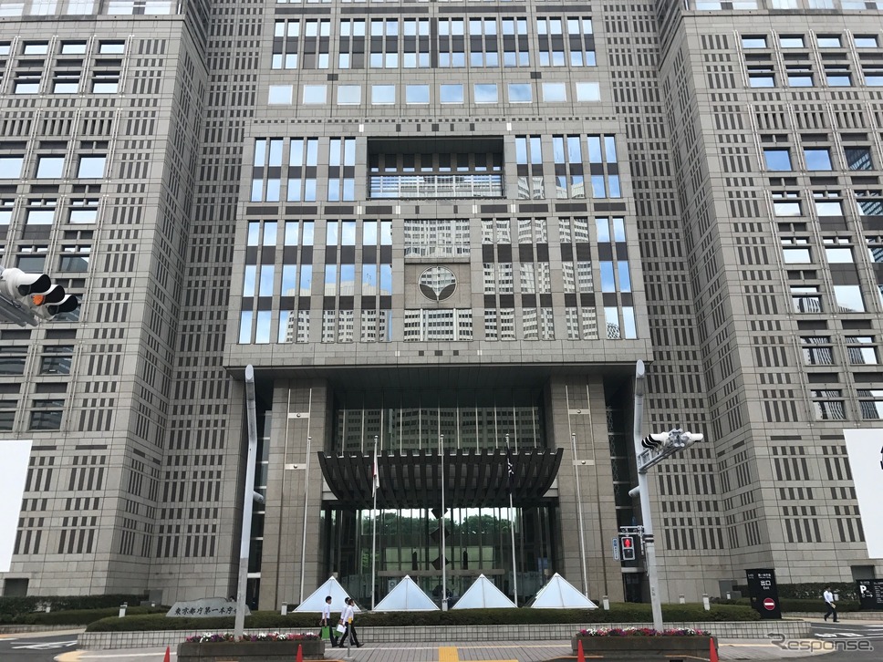 東京都庁《撮影 高木啓》