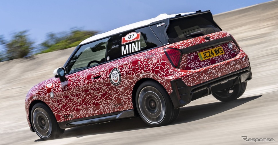 MINI ジョンクーパーワークスE のプロトタイプ《photo by MINI》