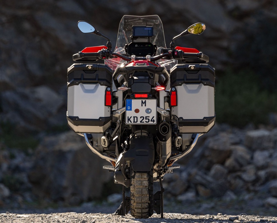 BMW R 1300 GS アドベンチャー 新型《photo by BMW》