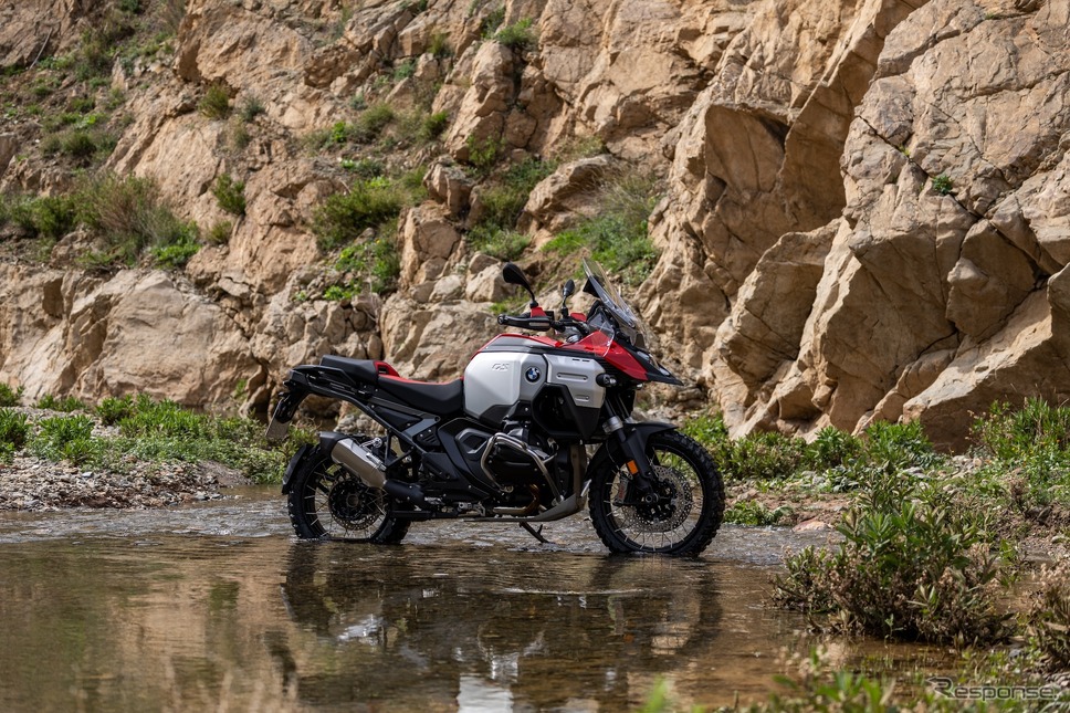 BMW R 1300 GS アドベンチャー 新型《photo by BMW》