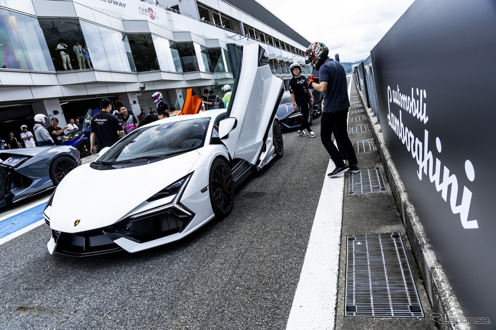 ランボルギーニ・レヴエルト《photo by Lamborghini》