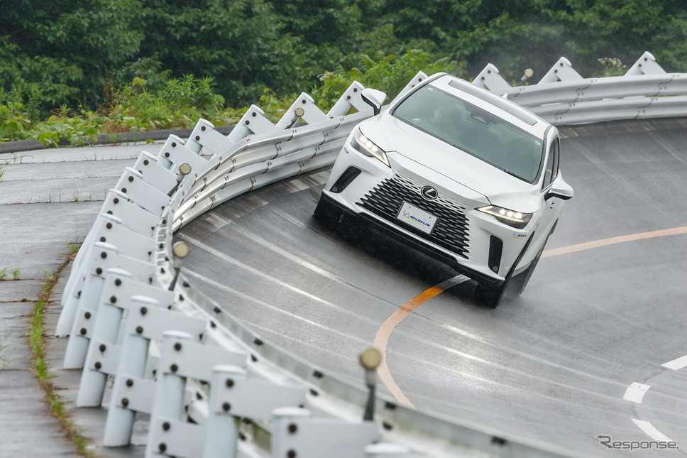 LEXUS RX500h×パイロットSPORTS4SUV《写真提供 ミシュランタイヤ》
