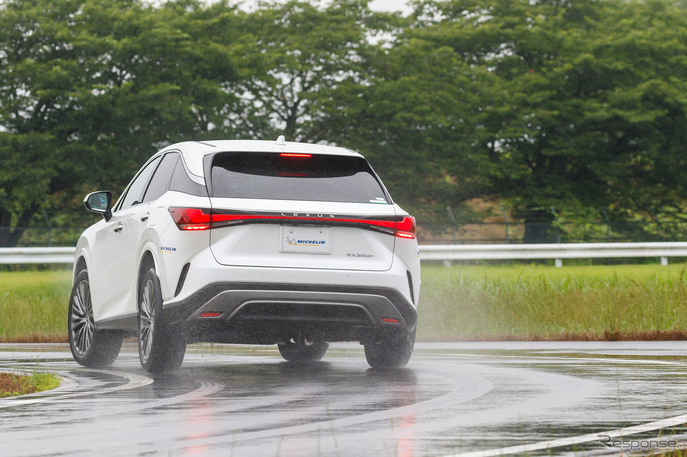 LEXUS RX500h×パイロットSPORTS4SUV《写真提供 ミシュランタイヤ》