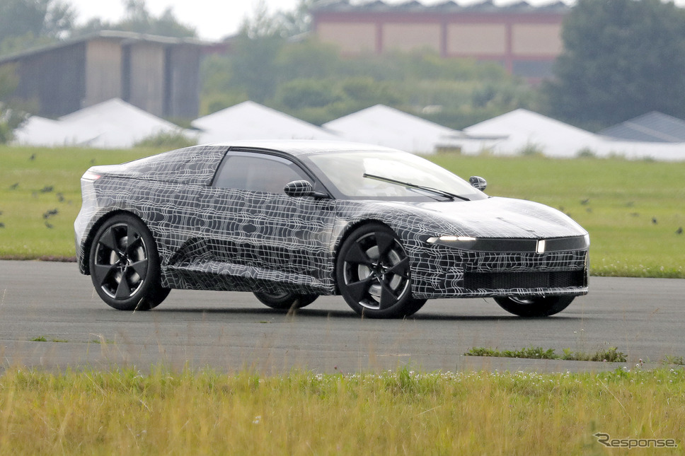 BMW ノイエ・クラッセ・クーペ(仮)プロトタイプ(スクープ写真)《APOLLO NEWS SERVICE》
