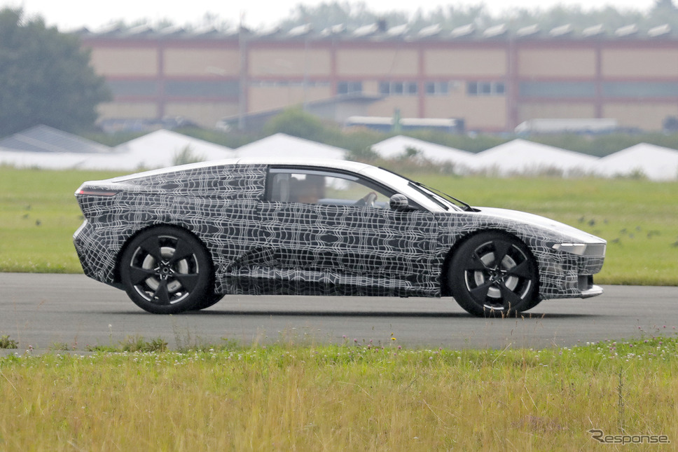 BMW ノイエ・クラッセ・クーペ(仮)プロトタイプ(スクープ写真)《APOLLO NEWS SERVICE》