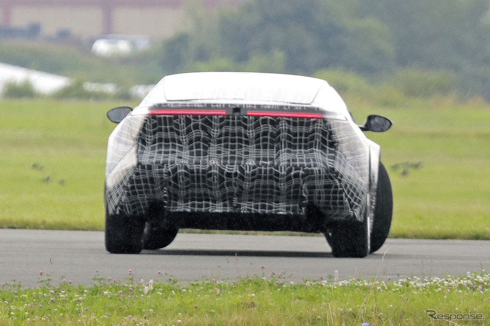BMW ノイエ・クラッセ・クーペ(仮)プロトタイプ(スクープ写真)《APOLLO NEWS SERVICE》