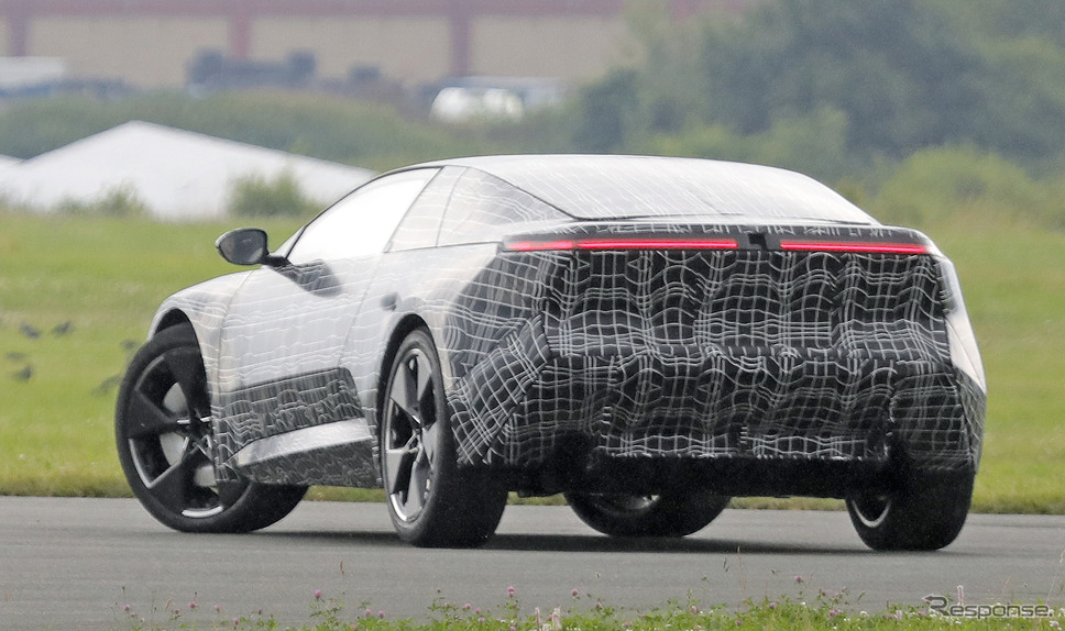 BMW ノイエ・クラッセ・クーペ(仮)プロトタイプ(スクープ写真)《APOLLO NEWS SERVICE》