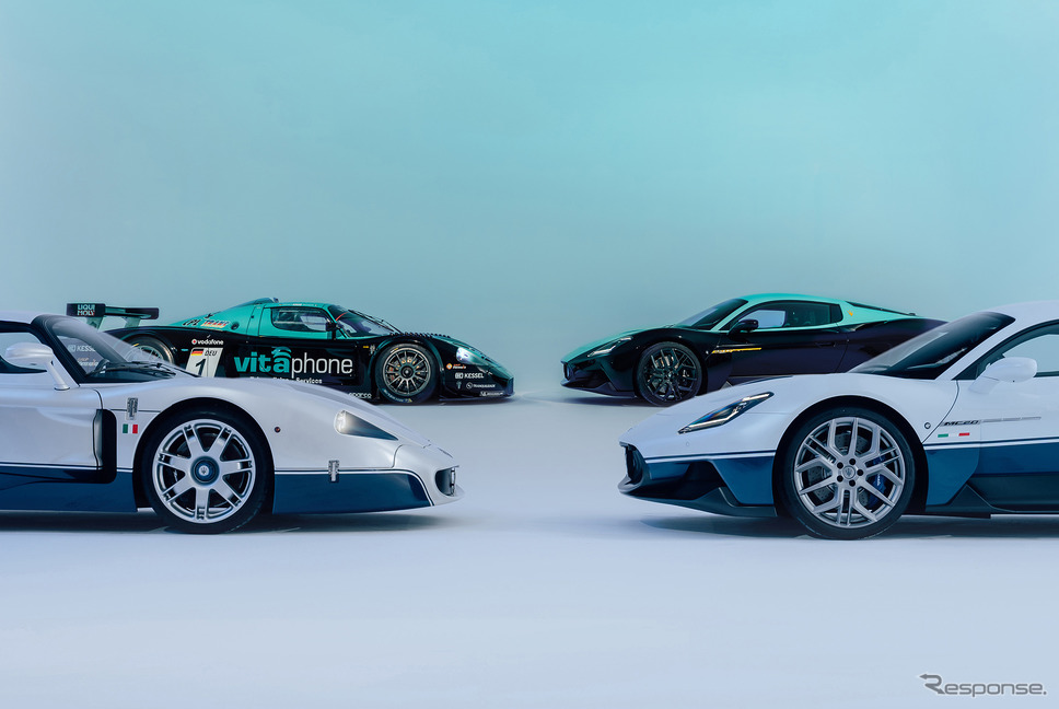 マセラティMC12（左）と、その20周年を記念した限定車「MC20イコーナ」（右手前）「MC20レジェンダ」（右奥）《photo by Maserati》