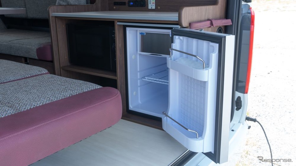 冷蔵庫(49L)と電子レンジ《画像提供 レクビィ》