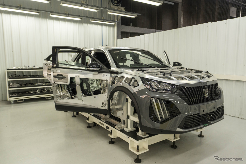 ステランティスのアルゼンチン工場で生産が開始されたプジョー2008新型《photo by stellantis》