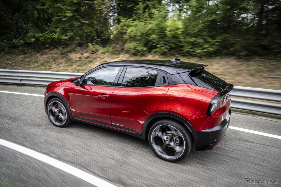 アルファロメオ ジュニア・ヴェローチェ《photo by Alfa Romeo》