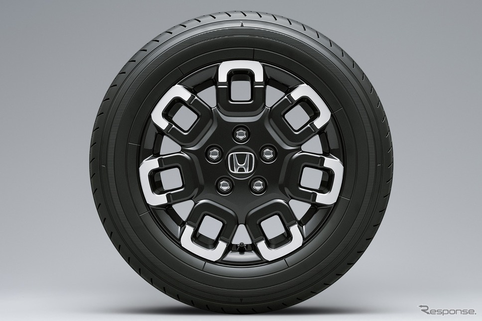 ホンダ・フリードCROSSTAR 専用デザイン 15インチアルミホイール《写真提供 ホンダ》