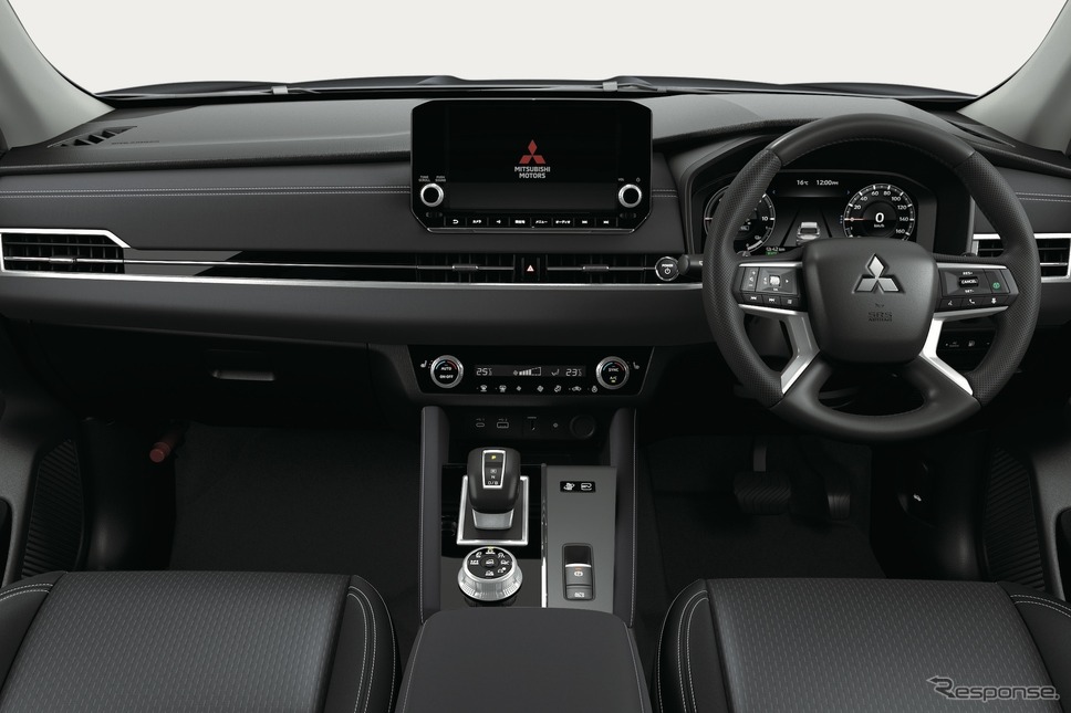 三菱 アウトランダーPHEV《写真提供 三菱自動車》