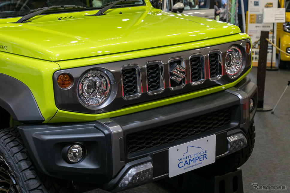 日本未発売の『ジムニーシエラ 5ドア』ポップアップルーフ付き車両が参考展示…東京キャンピングカーショー2024