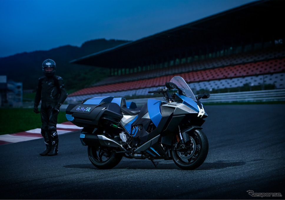 鈴鹿8耐でサプライズ走行をおこなったカワサキの「水素エンジンバイク」《写真提供 カワサキモータース》