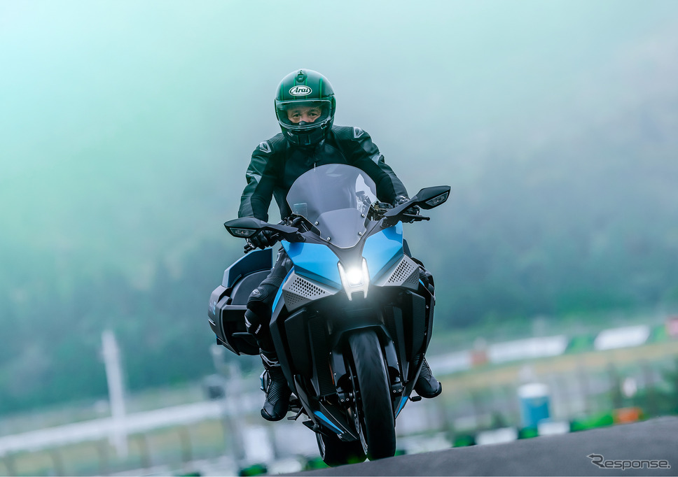 鈴鹿8耐でサプライズ走行をおこなったカワサキの「水素エンジンバイク」《写真提供 カワサキモータース》