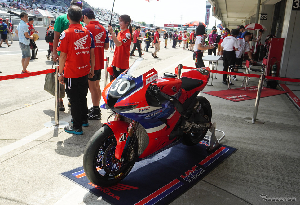 #30 Team HRC with Japan Post(鈴鹿8耐2024)《写真撮影 宮崎壮人》