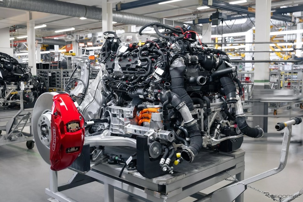 ベントレーの新V8ハイブリッド《photo by Bentley》