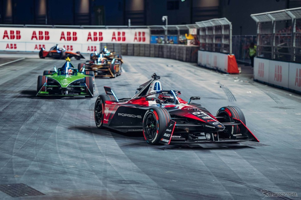 #94 ウェーレイン(ポルシェ)は最終戦を2位で終えて初戴冠。《Photo by Porsche》