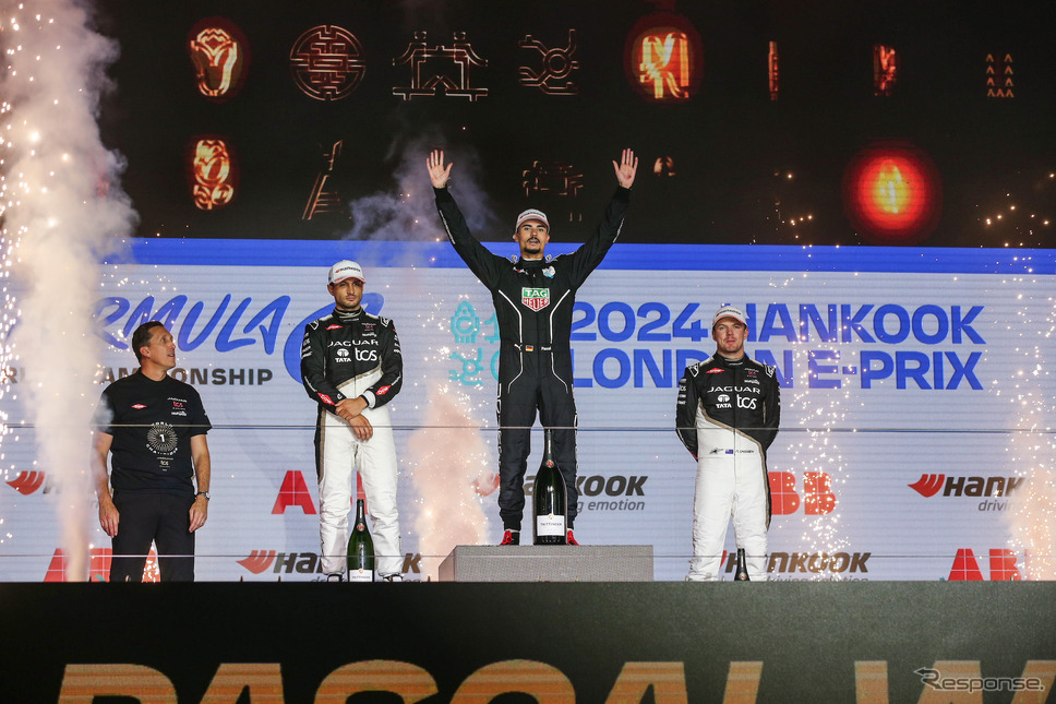 チャンピオンの両翼、ランク2位と3位に終わったジャガー勢の落胆は大きい。《Photo by ABB FIA Formula E》