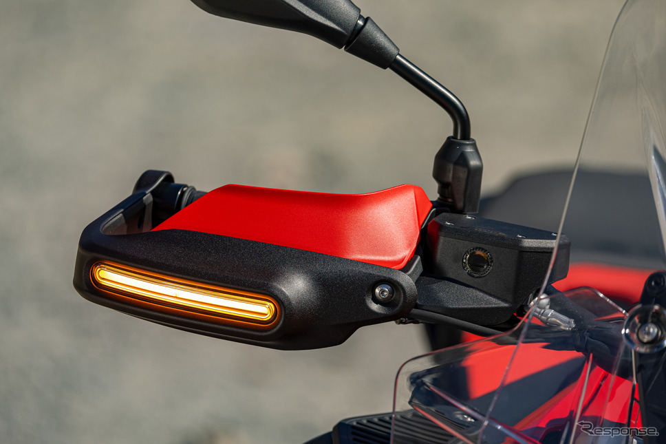 BMW R1300 GS Adventure 新型《photo by BMW》