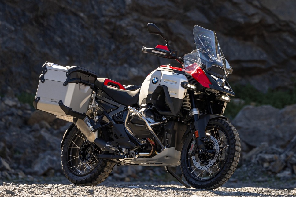 BMW R1300 GS Adventure 新型《photo by BMW》