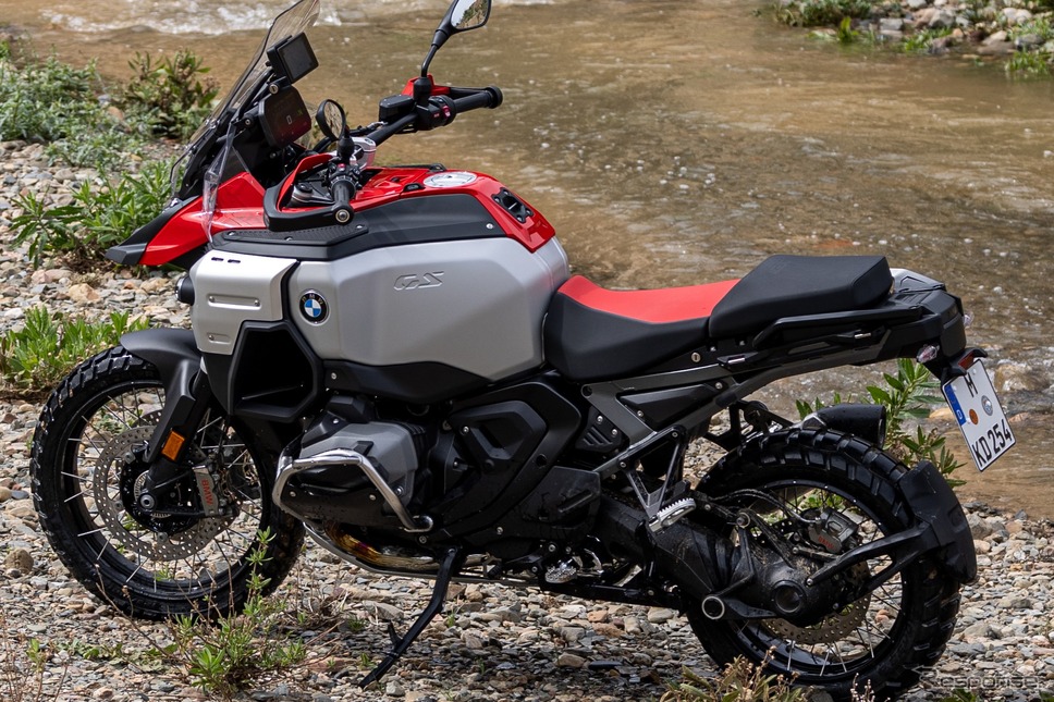 BMW R1300 GS Adventure 新型《photo by BMW》