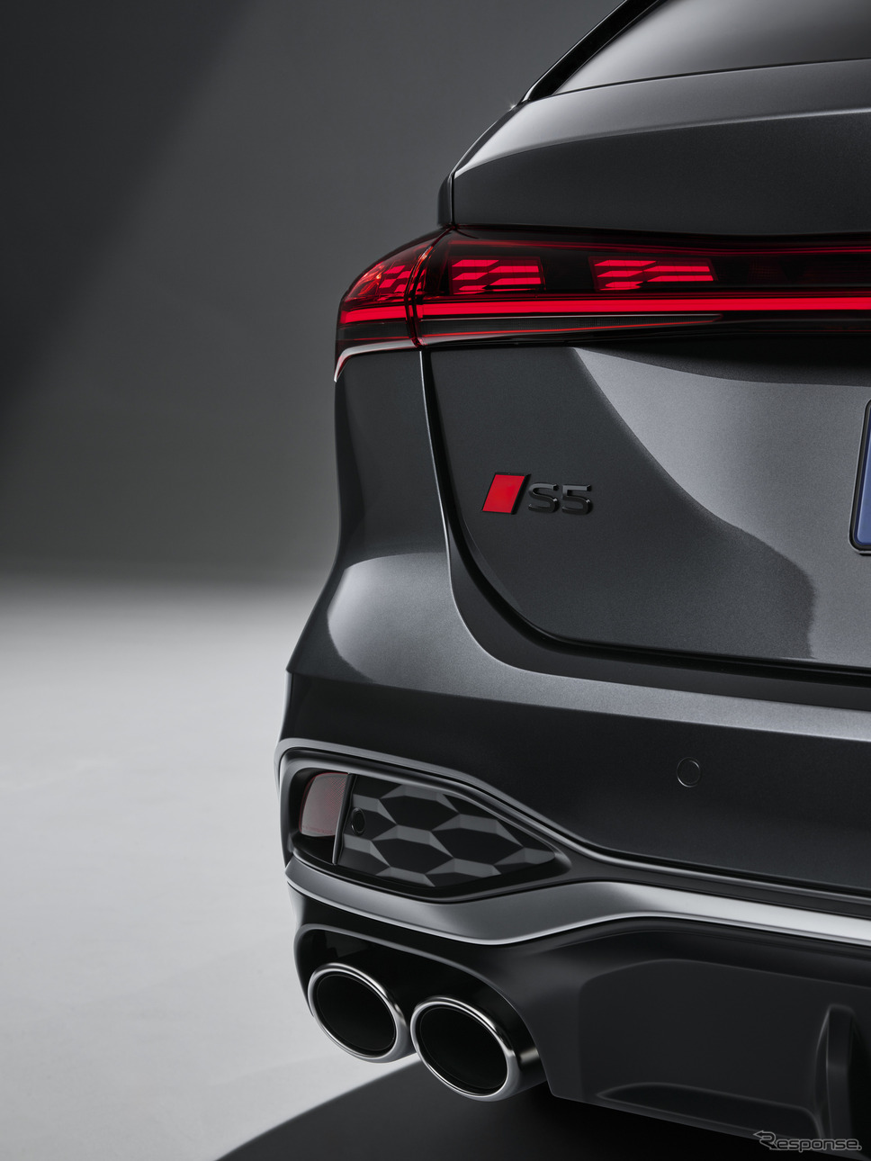 アウディ S5 アバント《photo by: Audi》