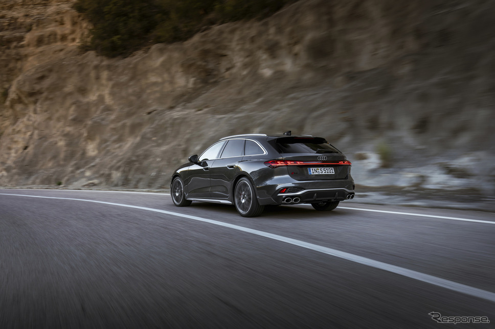アウディ S5 アバント《photo by: Audi》