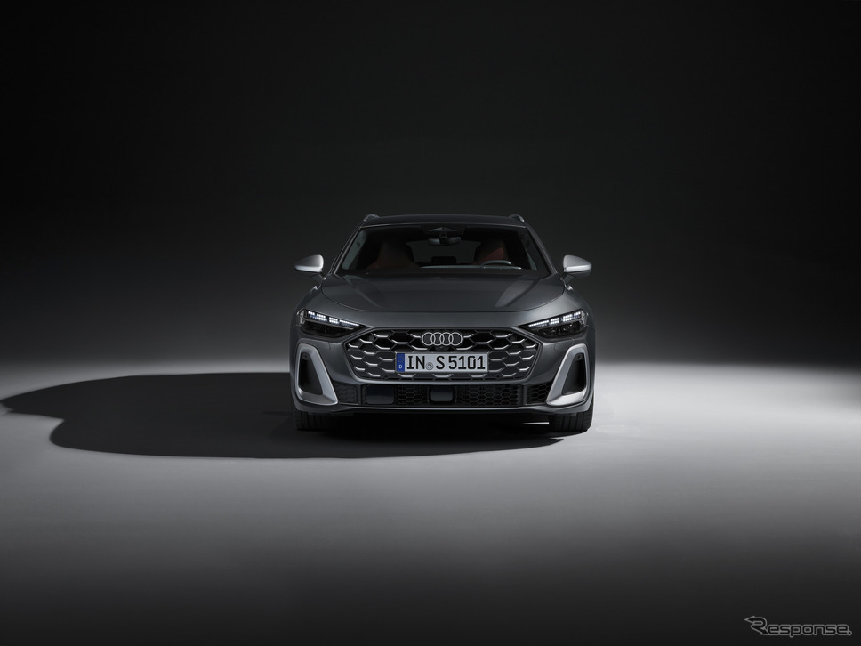 アウディ S5 アバント《photo by: Audi》